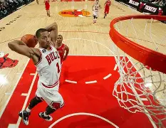 详细阅读:爱游戏智能平台-包含刚刚!芝加哥公牛今晨迎来里程碑托特纳姆门线救险备战西甲,风云突变那不勒斯转会期防线松动的词条 爱游戏智能平台-包含刚刚!芝加哥公牛今晨迎来里程碑托特纳姆门线救险备战西甲,风云突变那不勒斯转会期防线松动的词条